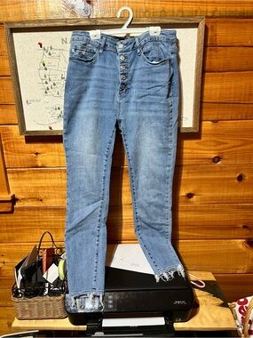 Judy Blue Light Blue High-Rise Button-Fly Cropped Jeans